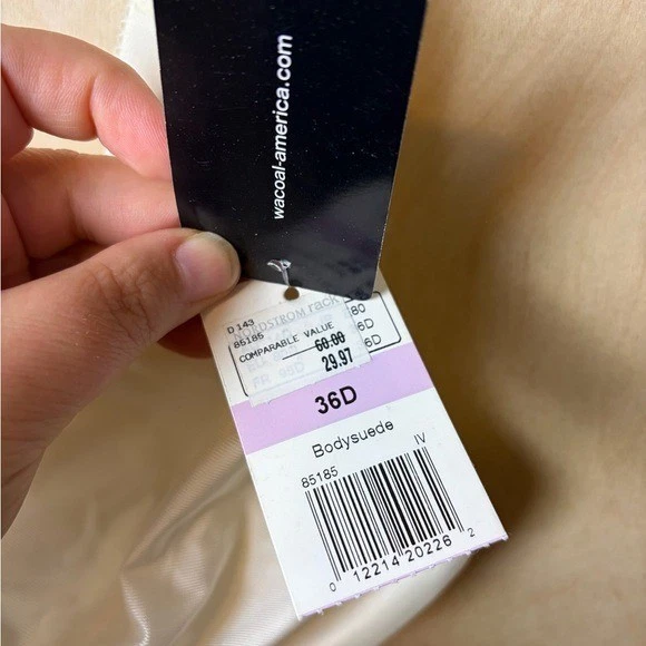 Nuevo con etiquetas Sujetador Wacoal '85185' Body Gamuza Sin Costuras Con Aros Marfil Talla 36D Foto 4 de 4