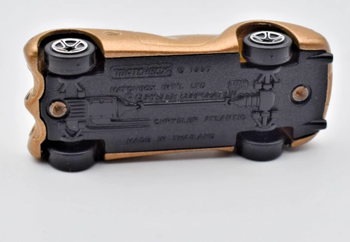 Matchbox Superfast #11 Chrysler Atlantic marrone. Prodotto in Thailandia.... - Immagine 4 di 4