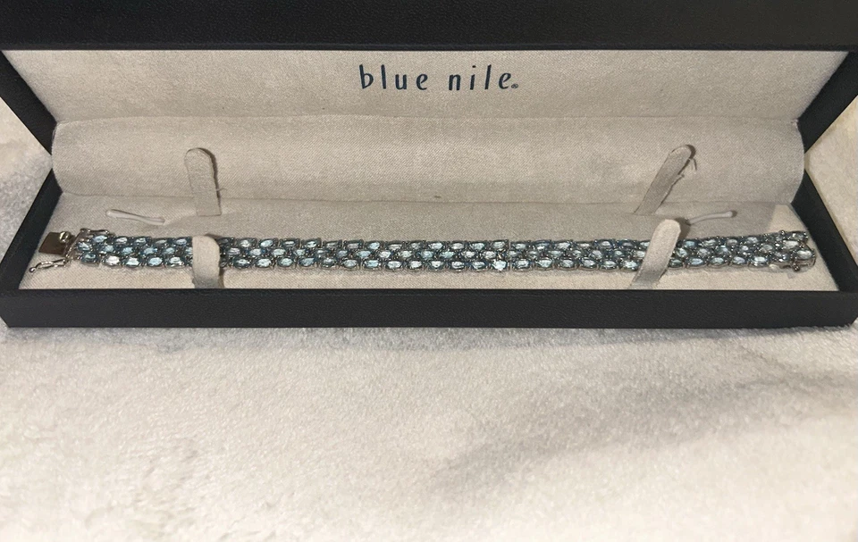 Brazalete trío de topacio azul ovalado en plata de ley (5x3 mm) Foto 2 de 3