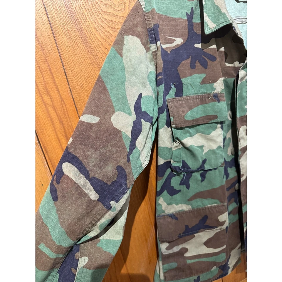 Chaqueta Camuflada Bosque Ejército de Estados Unidos | Talla Mediana Regular Foto 2 de 4
