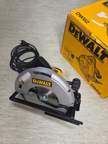 Sega circolare elettrica De Walt quasi nuova - Foto 2 di 4