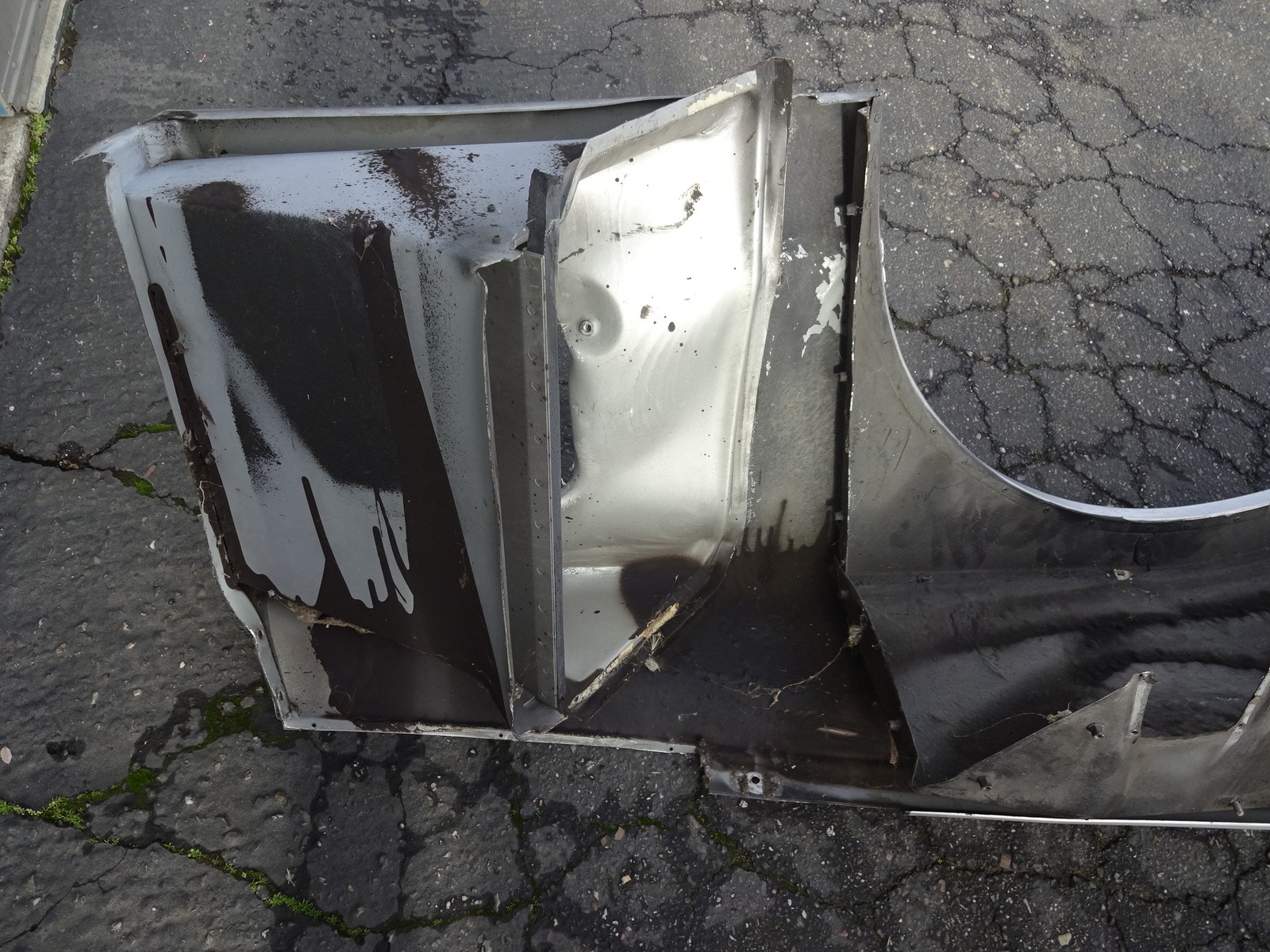 Ferrari 512 Testarrosa  LH Left Rear quarter Panel Fender DAMAGED - 62925700