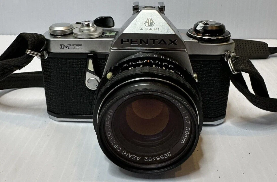 Vtg Asahi Pentax Me Camera Silver Black SMC PENTAX-M 50mm f/1.7 Lens Untested - Image 3 of 4
