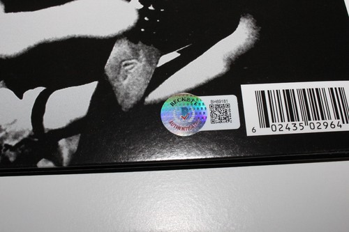 TRAVIS BARKER BLINK-182 SIGNED GREATEST HITS RECORD ALBUM VINYL LP BECKETT COA - Picture 3 of 3