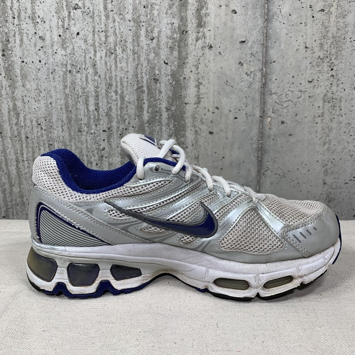【ユキ】 Nike ACG Wailuku 'Grey/Red' 2001 Size 8.5W / 7M / | Depop