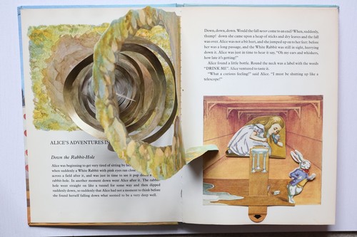 Alice's Adventures in Wonderland A Macmillan Popup Book Jenny Thorne Illustrator - Picture 3 of 14