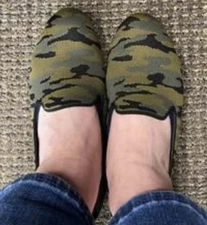 TIME AND TRU LADIES CAMOUFLAGE KNIT LOAFERS SHOES SIZE 9 SLIP ON MEMORY FOAM