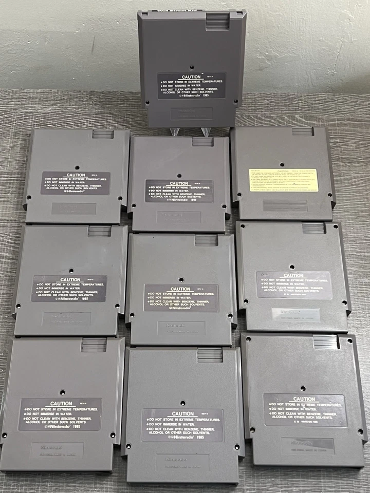 Lote de 10 juegos Nintendo NES + estuche de viaje: Wall Street Kid, sección Z, etc. Foto 2 de 4