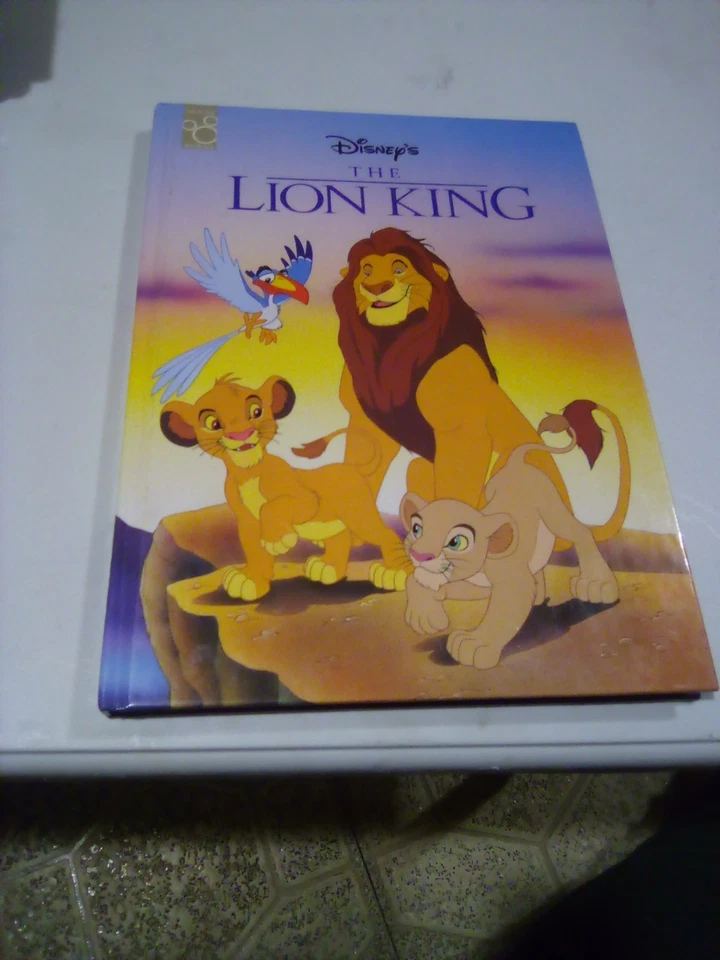 Lote de 2 libros de tapa dura de Walta Disney El Libro de la Selva y El Rey León Foto 4 de 4