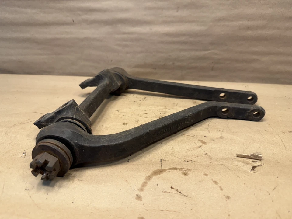 Jaguar XK140 XK150 Front Upper Wishbone Assembly OEM C4733 - Изображение 2 из 4