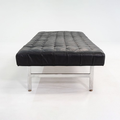 1960s Black Leather and Steel Modernist Museum Bench / Daybed 73 x 31 Inches - Picture 7 of 12