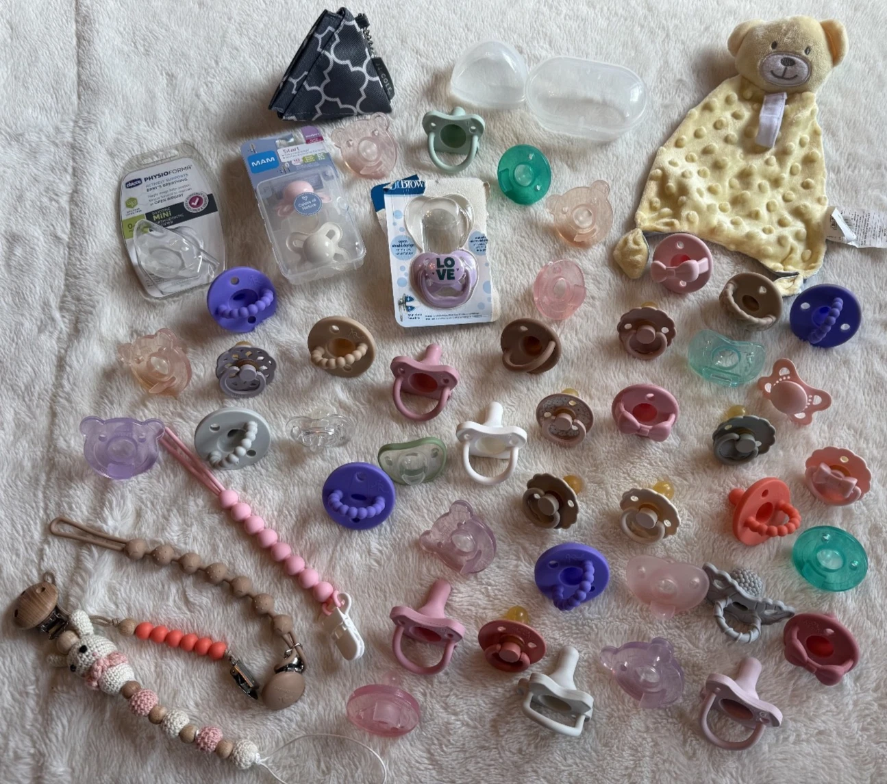 Baby Girl MEGA Lot Pacifiers Clip Soothies Bibs Mam Itzy Ritzy RR Reborn 50 + pc
Opens in a new wind