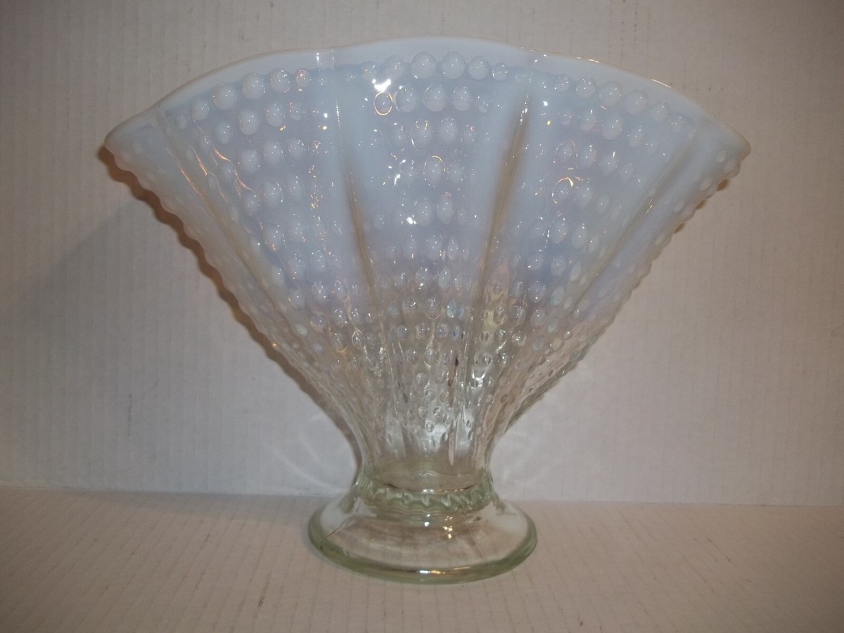 VINTAGE　LARGE FENTON HOBNEIL FLOW VASE Vintage Large Fenton Vaseline Uranium Art Glass Topaz