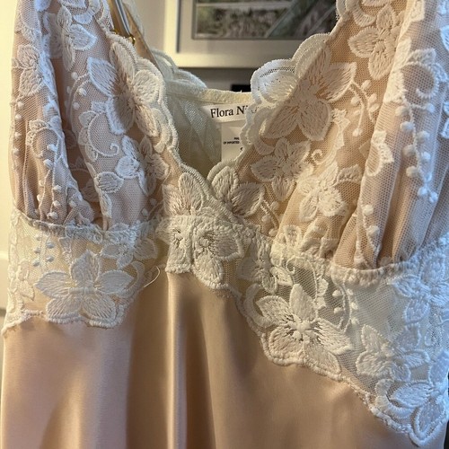 Flora Nikrooz Cream Lace Chemise - Picture 3 of 5