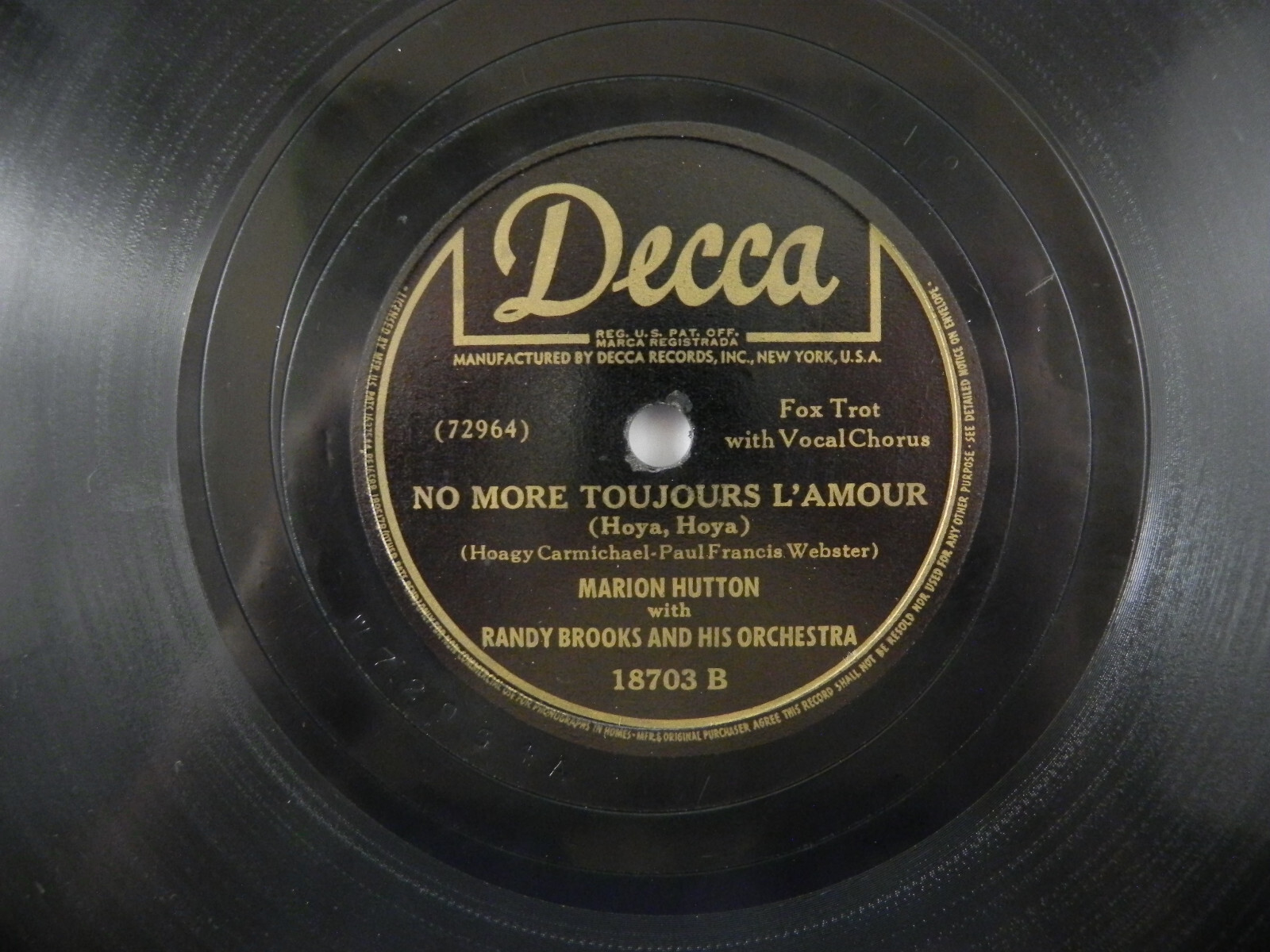 Randy Brooks & Marion Hutton - I'm Gonna Love That Guy 1945 Decca 18703 78 RPM thumbnail 3