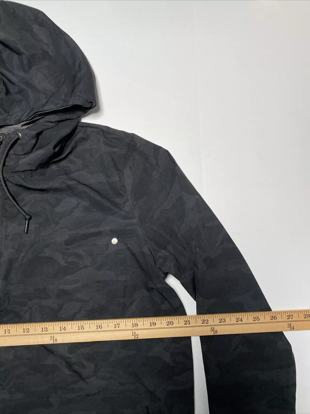 vuori outdoor trainer shell camo full zip hooded jacket