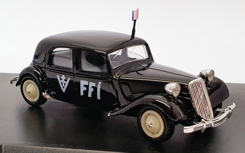 Solido 1/43 Scale Model Car 44/94 - Citroen Traction FFI - Black - Picture 2 of 5