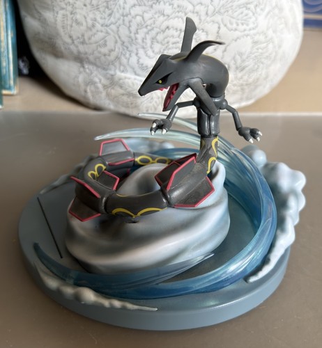 Pokemon Shiny Rayquaza Figure Hidden Fates Premium Card Holder