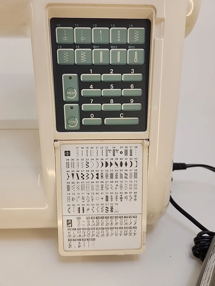 Janome Memory Craft 4000 - Image 2 of 4