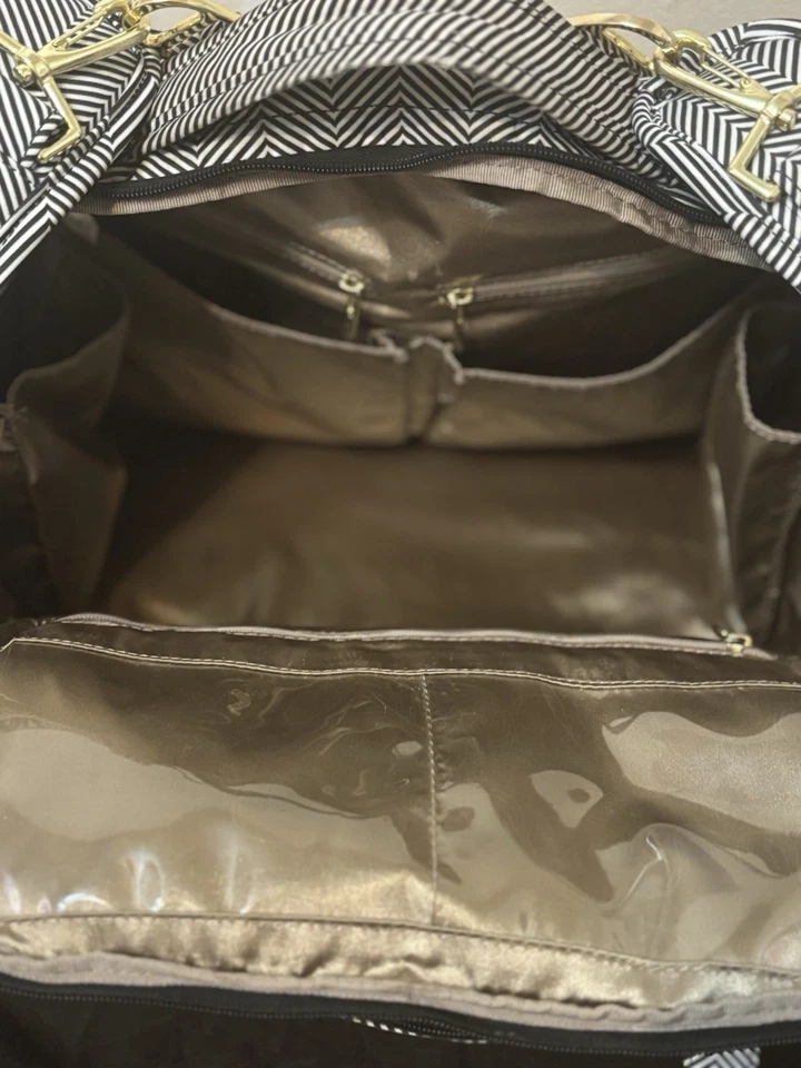 JuJuBe BFF Convertible Diaper Backpack Messenger Bag Memory Foam Chevron Black - Image 2 of 4