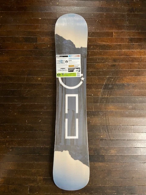 GNU 146 RAVISH WOMEN'S SNOWBOARD BRAND NEW - Image 2 of 4
