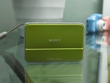 SONY Cyber-shot DSC-T2 8.1MP Digital Camera with 3x Optical Zoom Green English
