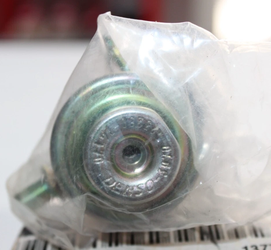 REGULADOR DE PRESIÓN DE COMBUSTIBLE GENUINO TOYOTA #23280-74170 Foto 3 de 3