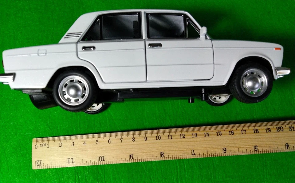 USSR VAZ 2106 LADA 1600 Zhiguli UNION  Soviet Classic Retro Car Diecast Model - Image 4 of 4