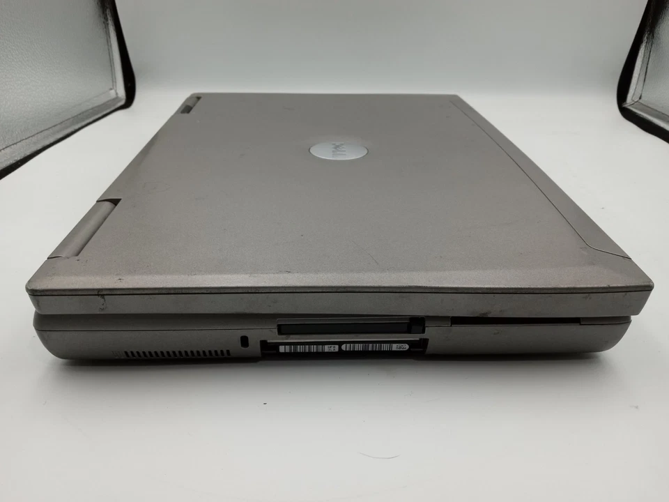 Dell Latitude D810 Intel Pentium 2GB RAM 60GB HDD Windows XP - READ -RR - Image 3 of 4