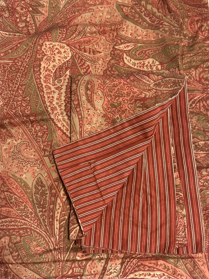 2- Fundas de almohada estándar Martha Stewart rojas cachemira a rayas  Foto 3 de 4