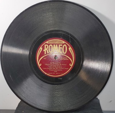 78 RPM Lynn Cowan / Dixie Music Makers   Romeo 397   At Sundown / After We Kiss