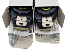 Leviton 2310 Black 2-Pole 3-Wire Single Lock Ground Receptical 125V Lot of 2 NEW