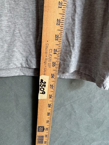 Tommy Hilfiger Boys Youth Graphic T Shirt Mod Gray Size XL V-neck - Picture 3 of 5