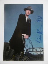 David Byrne "Talking Heads" Autogramm signed A4 Magazinbild