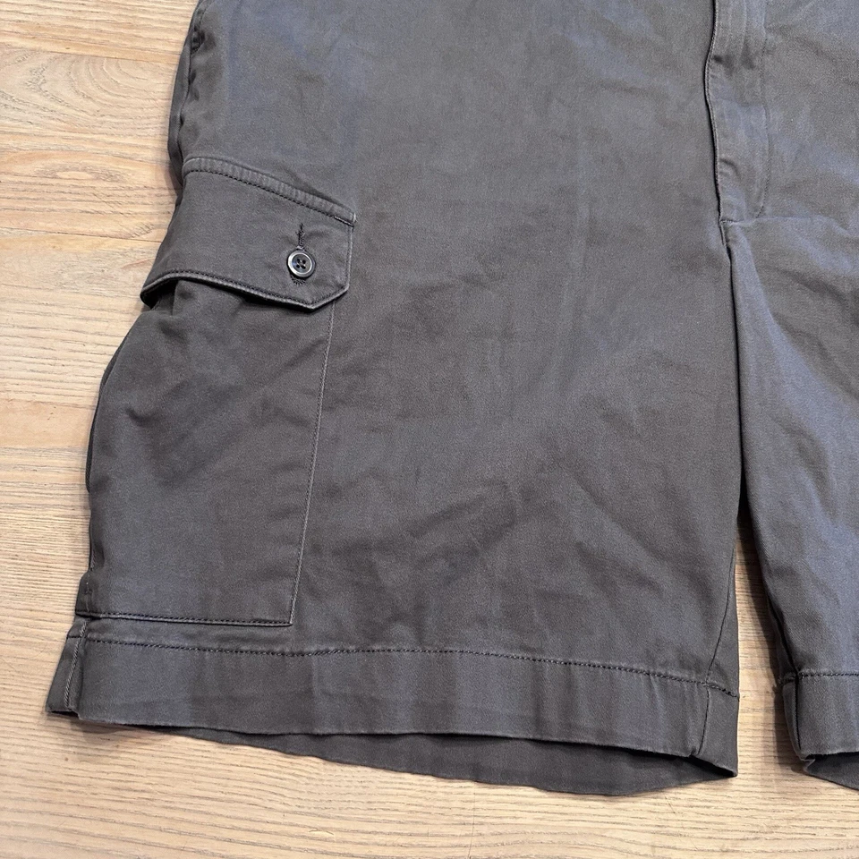 St John’s Bay Gray Cargo Shorts Mens Size 52 w/10” Inseam Twill Cotton Stretch - Image 3 of 4