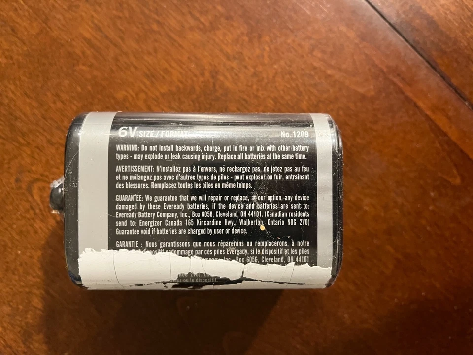 Eveready #1209 6v Battery with plastic seal - Image 2 of 3