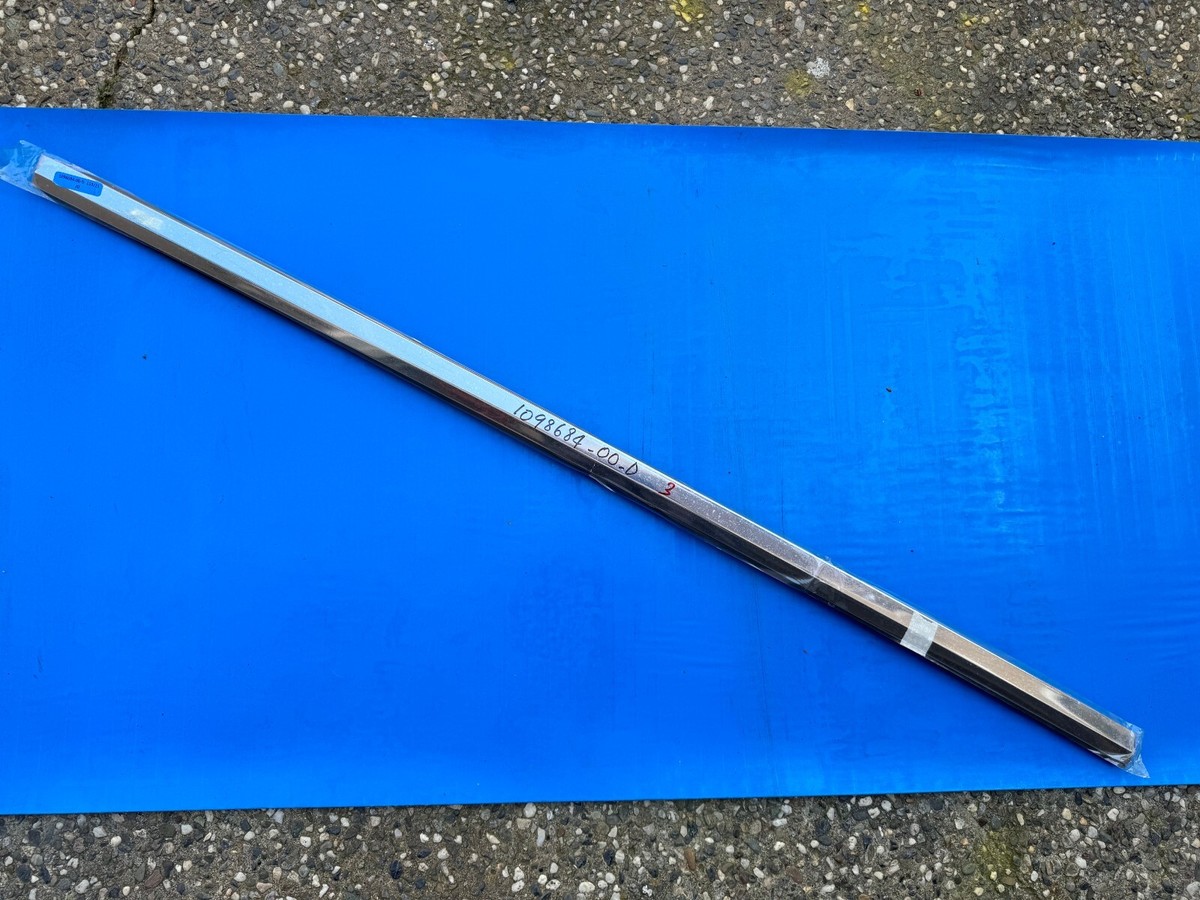 NEW OEM TESLA MODEL X FRONT RIGHT SIDE DOOR WINDOW BELT MOLDING