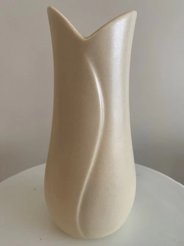 Vintage McCoy Floraline Cream Matte Pottery Vase Tulip 8" #588 Mid Century