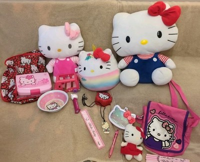 Hello Kitty Sanrio Konvolut viele Sammlerstücke Plüschhüllen Taschen gemischter Zustand