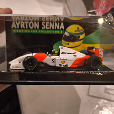 MINICHAMPS McLaren MP4/8 Formel 1 Ayrton Senna 1993 1:43 Racing Car Coll.