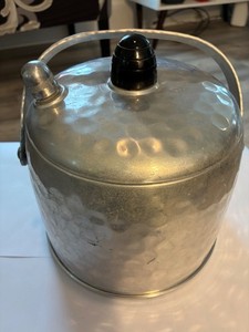 Vintage Kromex Hammered Aluminum Ice Bucket w/Bakelite Top