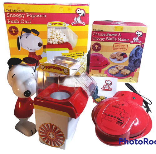 snoopy and charlie brown waffle maker