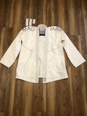 Mão Fightwear A3 Equilibrio Brazilian Jiu Jitsu Kimono A3 Top White