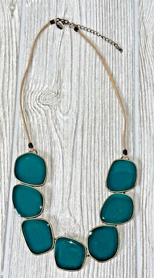 Lia Sophia AMAZONIA Green Acrylic Freeform Leather Necklace Gold Tone Adjustable