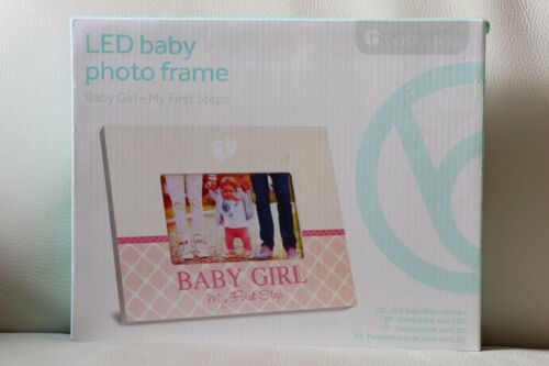 LED Baby Photo Frame 6 x 4" Baby Girl - My First Steps - Sealed with Batteries - Afbeelding 1 van 6