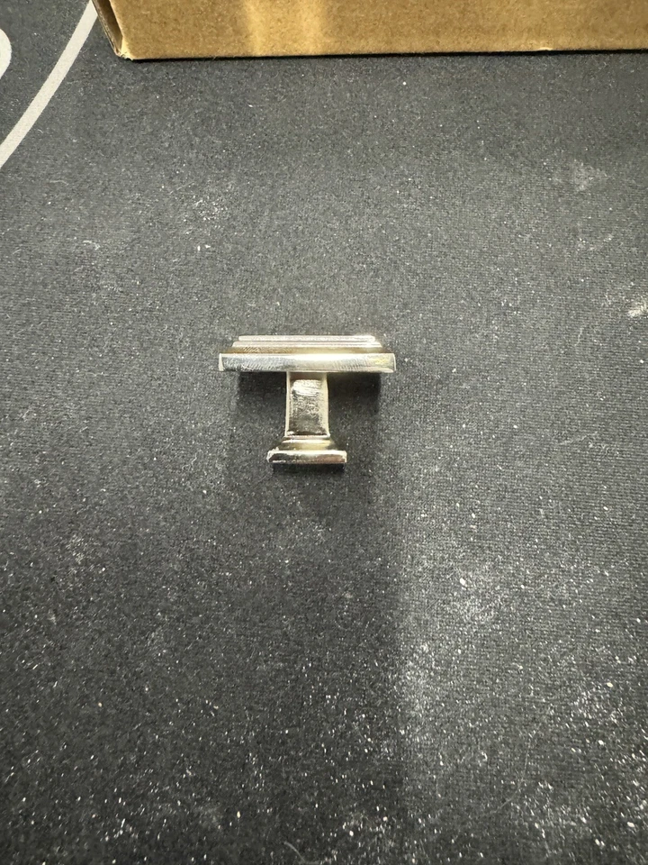 30 - Perilla de gabinete Atlas Homewares 289-CH Sutton Place 1-1/4" - Cromo pulido Foto 3 de 4