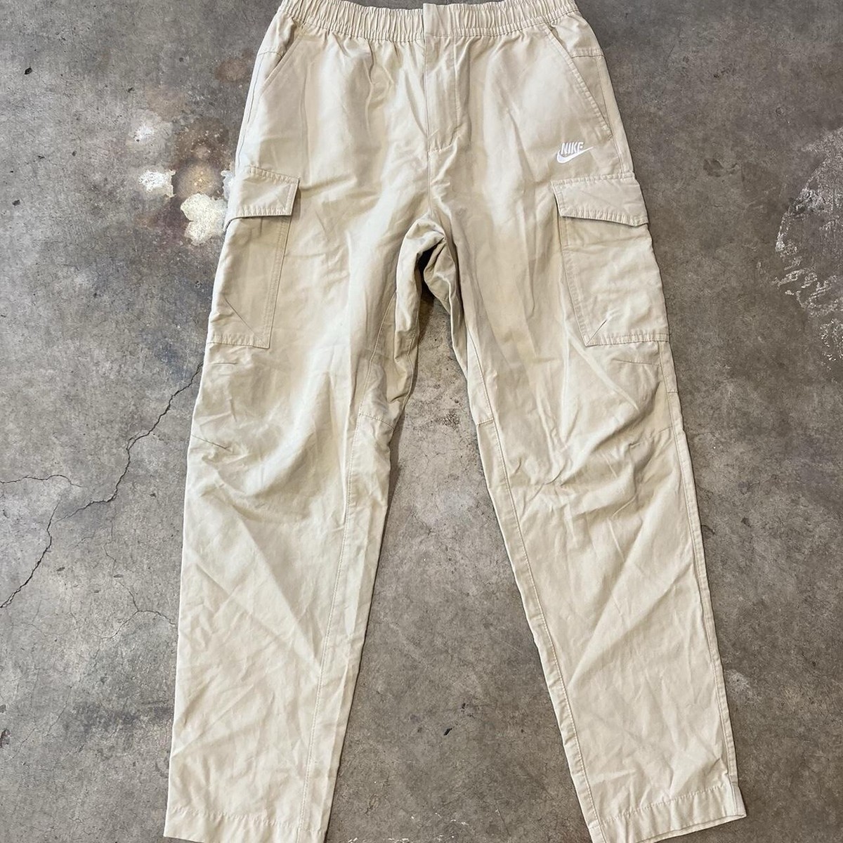 nike cargo pants beige