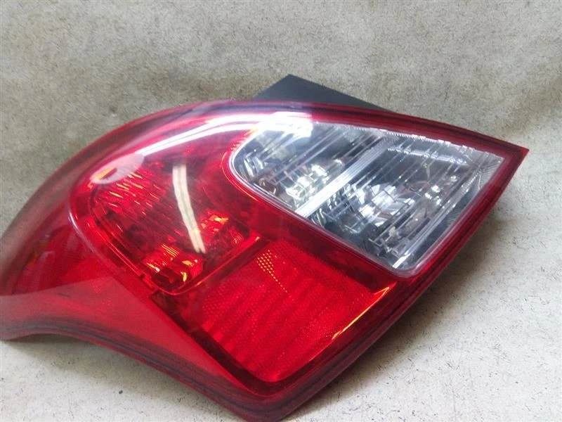 Luz trasera izquierda del conductor montada en cuarto sedán para Nissan Versa Fa-196550 12-19 Foto 2 de 4