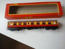 Hornby R626 Composite Coach,model is good condt,Box has plastic missing