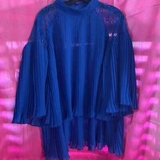 Masseys XL Beautiful Blue Ruffled Layered Lace Neck Top Shirt Blouse